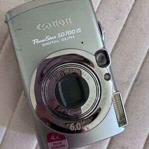 Canon PowerShot SD700 IS 6MP Digital Camera 4x Zoom w/ Charger – Made in Japan